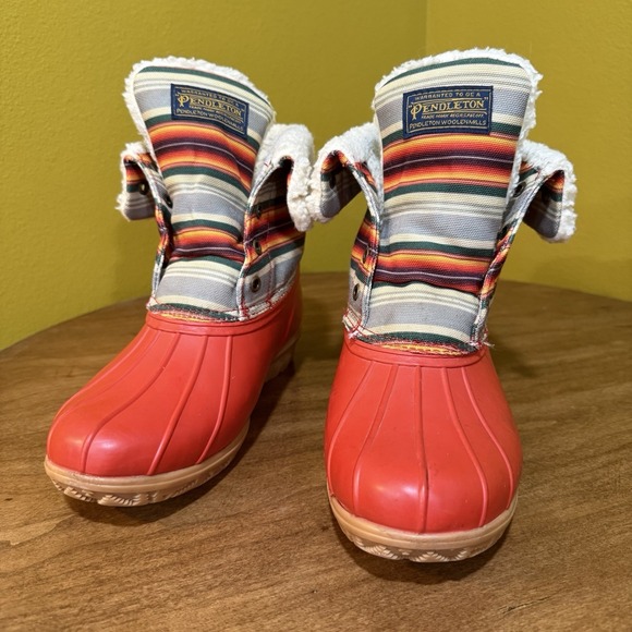 Pendleton Shoes - Pendleton US 8 Red Striped Roll-Top Faux Fur Lined Weather Duck Boots No Laces